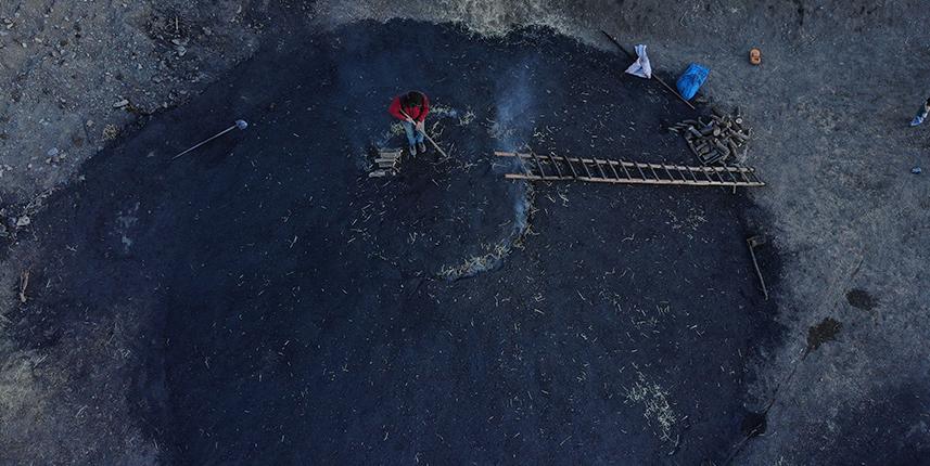 ‘Torlakçılar’ekmeklerini  ateş ve külden çıkarıyor. Foto Galeri 4