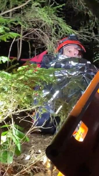 Rize'de kayıp yaşlı adam 5 saat sonra böyle bulundu! Foto Haber 9