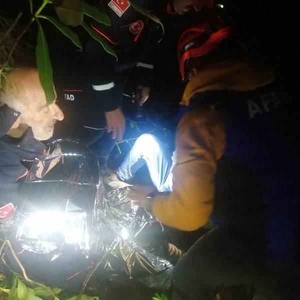 Rize'de kayıp yaşlı adam 5 saat sonra böyle bulundu! Foto Haber 7