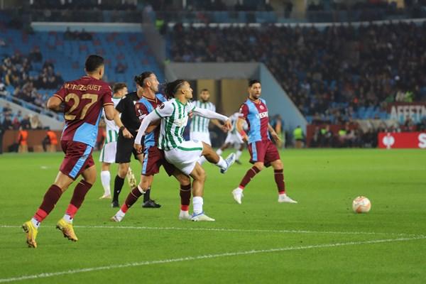 Trabzonspor’un eski oyuncusu böyle değerlendirdi! “Başarılı mı değil mi?” Foto Galeri 4