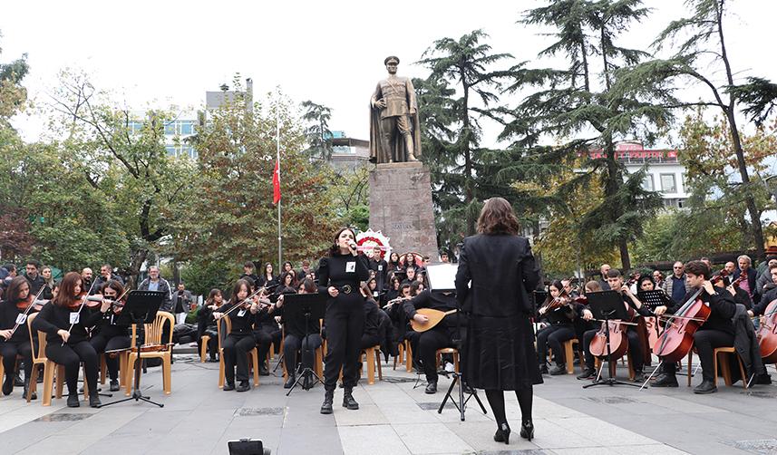 Trabzon'da hayat durdu! Ata'ya saygılarını böyle gösterdiler 13