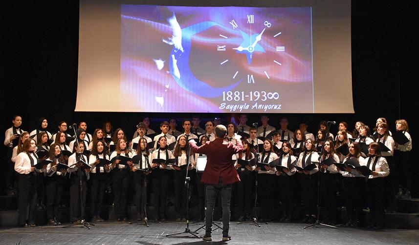 Trabzon'da hayat durdu! Ata'ya saygılarını böyle gösterdiler 18