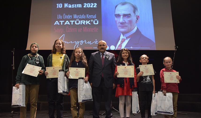 Trabzon'da hayat durdu! Ata'ya saygılarını böyle gösterdiler 20