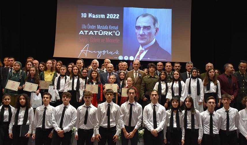 Trabzon'da hayat durdu! Ata'ya saygılarını böyle gösterdiler 21