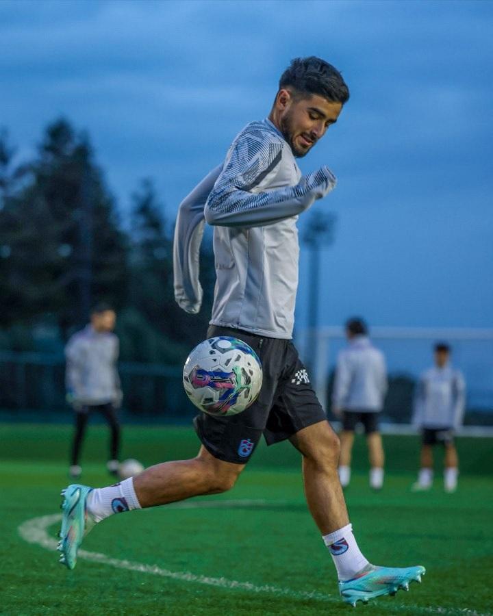 Trabzonspor Abdullah Avcı yönetiminde pas çalışması yaptı. 26 Kasım 2022 9