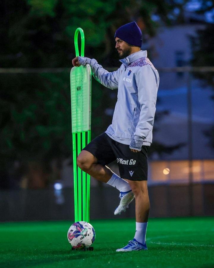 Trabzonspor Abdullah Avcı yönetiminde pas çalışması yaptı. 26 Kasım 2022 4