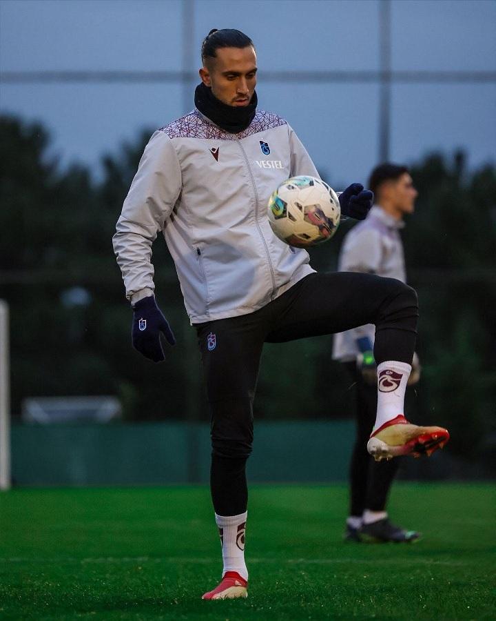 Trabzonspor Abdullah Avcı yönetiminde pas çalışması yaptı. 26 Kasım 2022 2