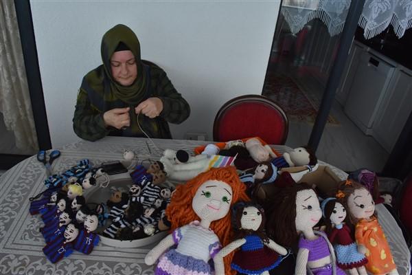 Trabzonlu ev hanımı "futbolcu maskotları" yapıyor 2