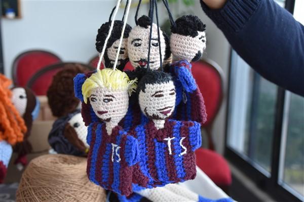 Trabzonlu ev hanımı "futbolcu maskotları" yapıyor 10