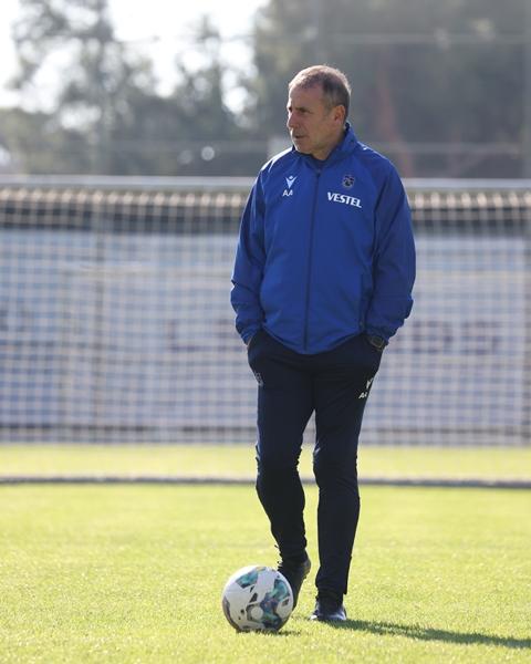 Trabzonspor’un Antalya kampı devam ediyor. 4 Aralık 2022 2