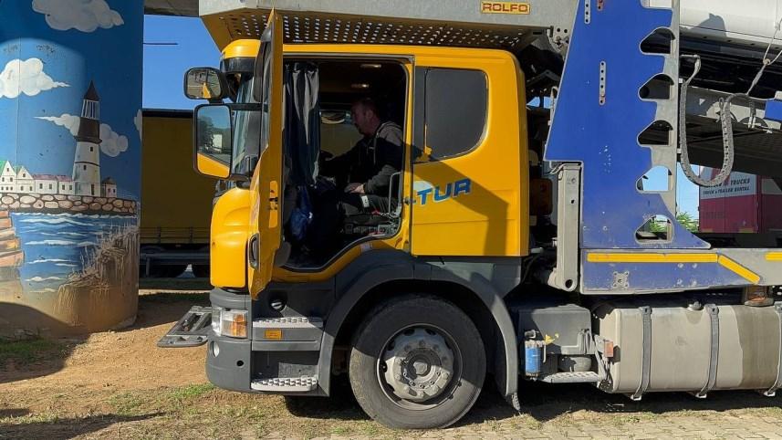 Sarp Sınır Kapısı'nda tır kuyruğu! Tam 8 km. 9