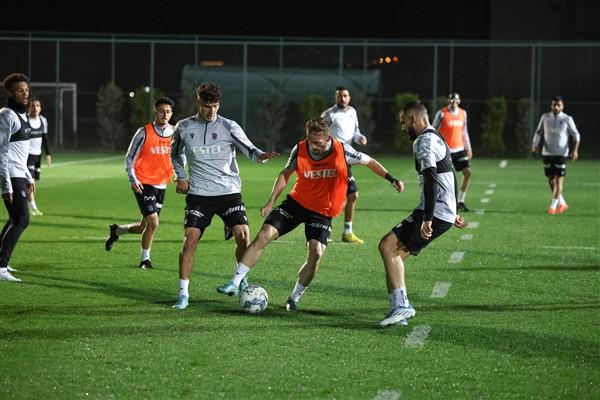 Trabzonspor'da hayal kırıklığı yaratan yıldızlar el yakıyor! İşte maliyetleri 3