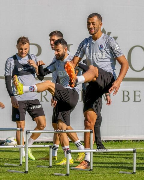 Trabzonspor'da hayal kırıklığı yaratan yıldızlar el yakıyor! İşte maliyetleri 6