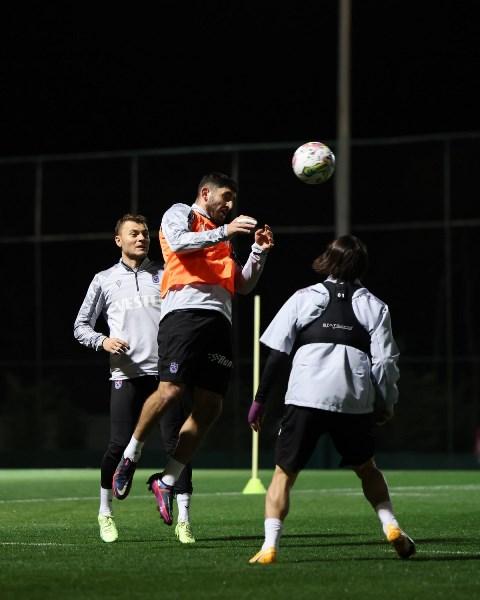 Trabzonspor'da Abdullah Avcı'yı düşündüren bölge! Kim forma giyecek? 12