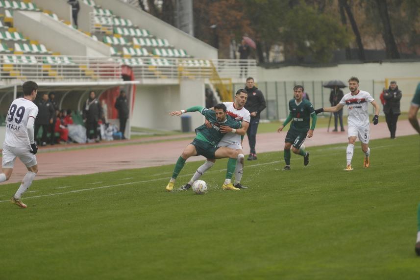 1461 Trabzon Kırklarelispor karşısında geriden geldi 9