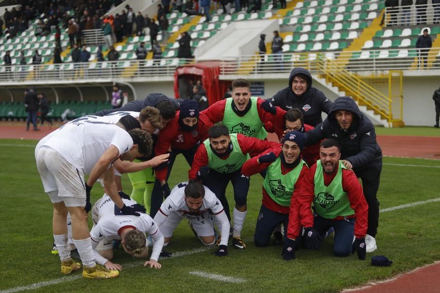 1461 Trabzon Kırklarelispor karşısında geriden geldi 2