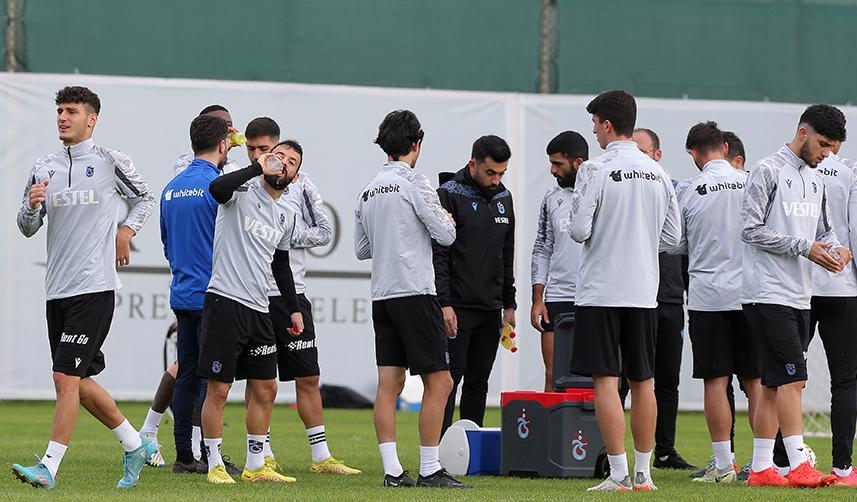 Trabzonspor'da borç yükü arttı! İlk neşter kadroya vurulacak 3