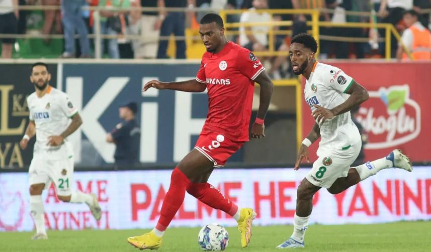 Trabzonspor'un gündemini meşgul ediyordu! Kulüp başkanından açıklama geldi 14