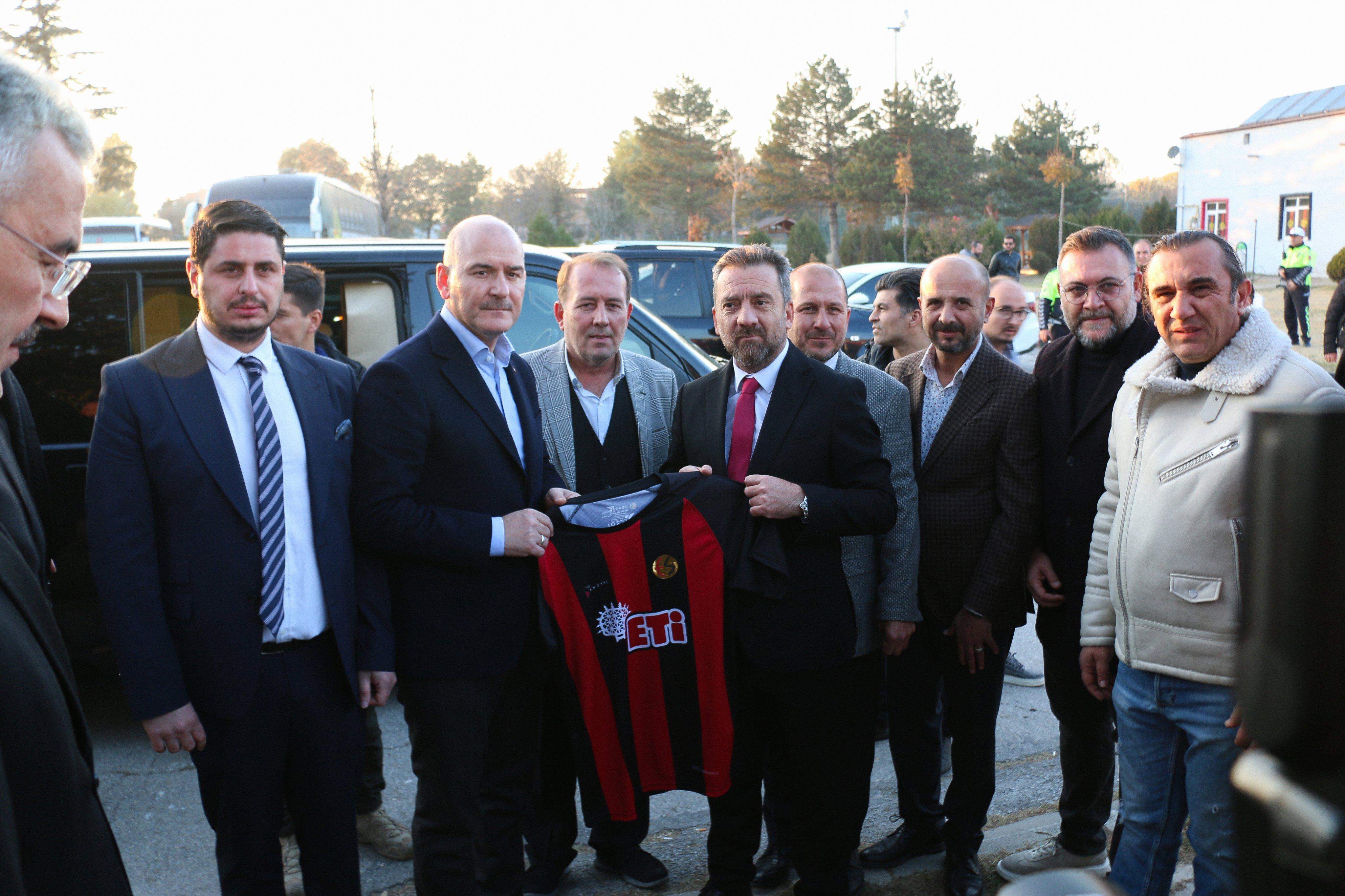 Trabzonspor’a borçlarını ödeyemediler amatöre düşüyorlar! 16