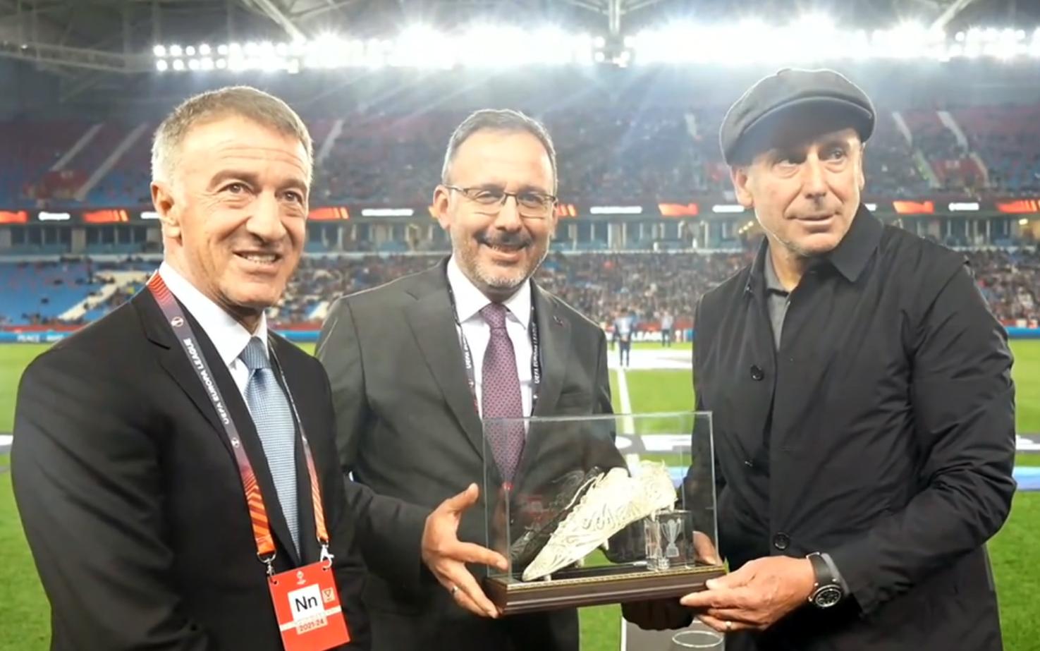 Trabzonspor'da Abdullah Avcı gözdağı verdi: Devam etmezlerse yollarımızı ayırırız 2