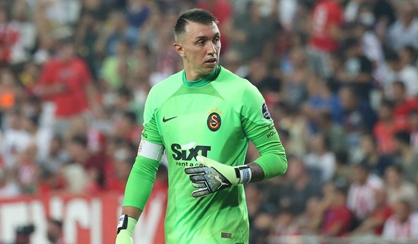 Süper Lig’in 4 büyük takım kalecilerinin en çok gol yediği takımlar belli oldu 13