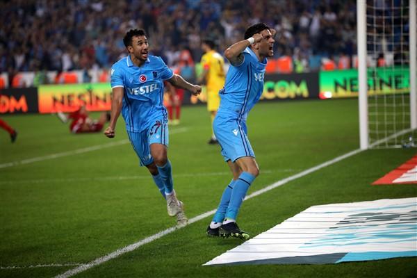 Bartra Trabzonspor'a nasıl transfer oldu? Her şeyi tek tek anlattı 14