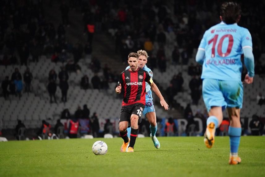 Eski Trabzonsporlu o oyuncuya dikkat çekti! “İyi oynamazsa şampiyonluk hayal” 11