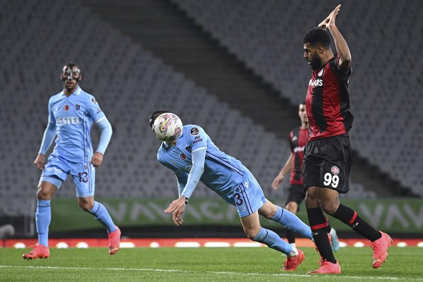 Trabzonspor evinde iyi, deplasmanda kayıp 8