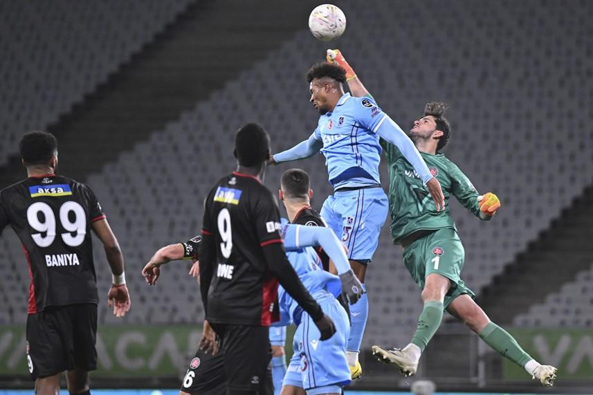 Trabzonspor'da Visca’nın sakatlığı planları bozdu! İşte alınan transfer kararı 4