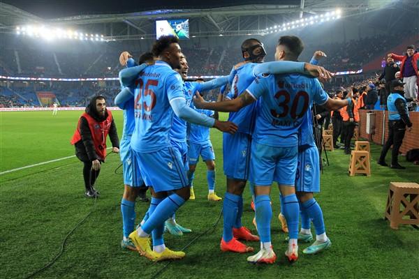 Canlı yayında flaş sözler! Trabzonspor yoğun bakıma girdi 10
