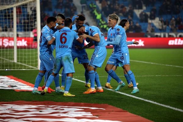 Canlı yayında flaş sözler! Trabzonspor yoğun bakıma girdi 5