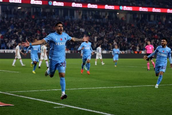 Trabzonspor’un yıldızı için flaş yorum: Kapasitesinin tamamını göstermiyor 9