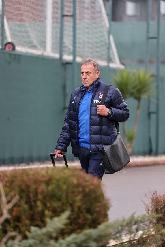 Trabzonspor Alanyaspor maçı için Antalya’ya gitti! 15