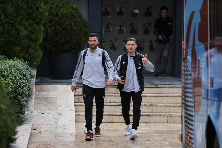 Trabzonspor Alanyaspor maçı için Antalya’ya gitti! 13