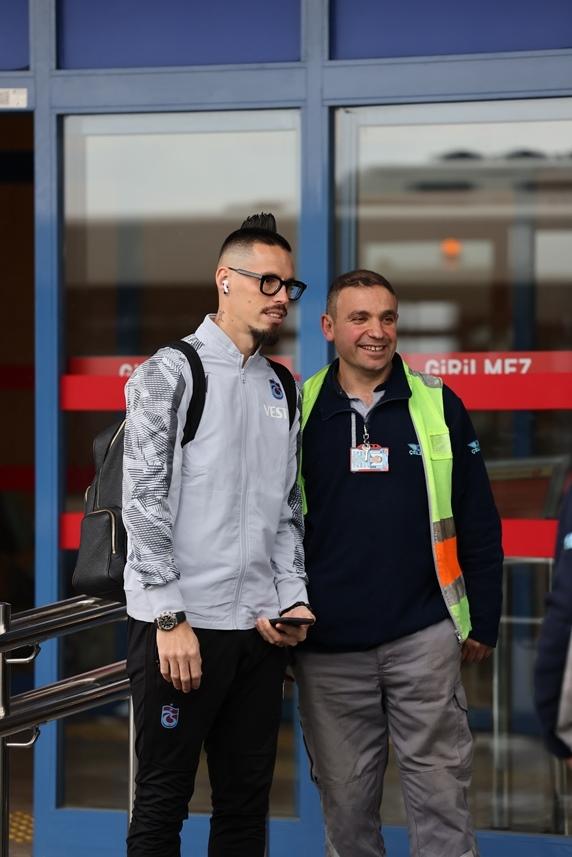 Trabzonspor Alanyaspor maçı için Antalya’ya gitti! 5