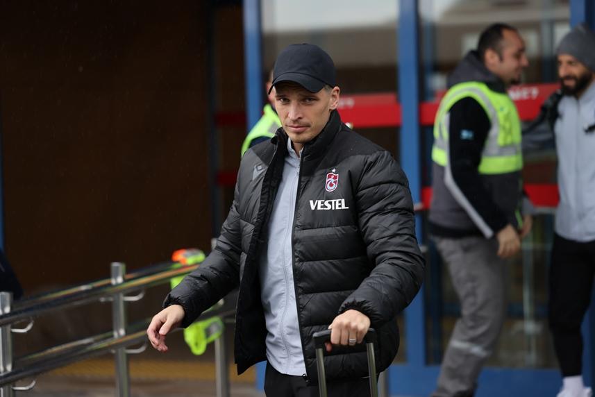 Trabzonspor Alanyaspor maçı için Antalya’ya gitti! 3