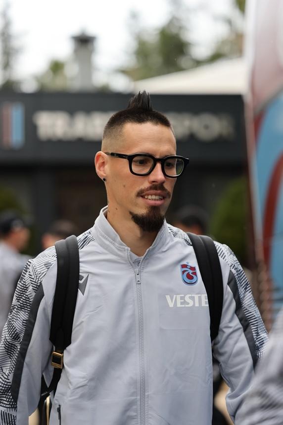 Trabzonspor Alanyaspor maçı için Antalya’ya gitti! 21