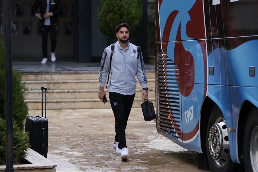 Trabzonspor Alanyaspor maçı için Antalya’ya gitti! 16