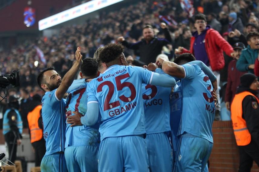 Trabzonspor, Spor Toto Süper Lig’in 18. Haftasında Alanyaspor ile karşılaşacak. İşte muhtemel  11 4