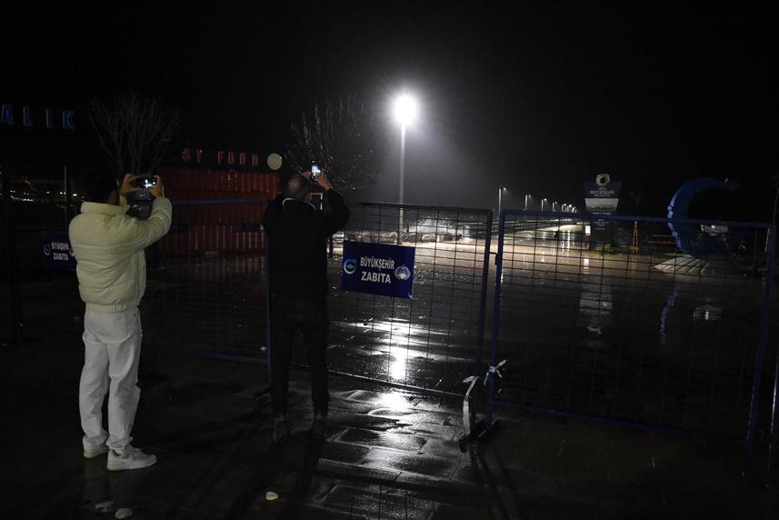 Ordu'da Karadeniz'de dev dalgalar iskeleyi dövdü 8