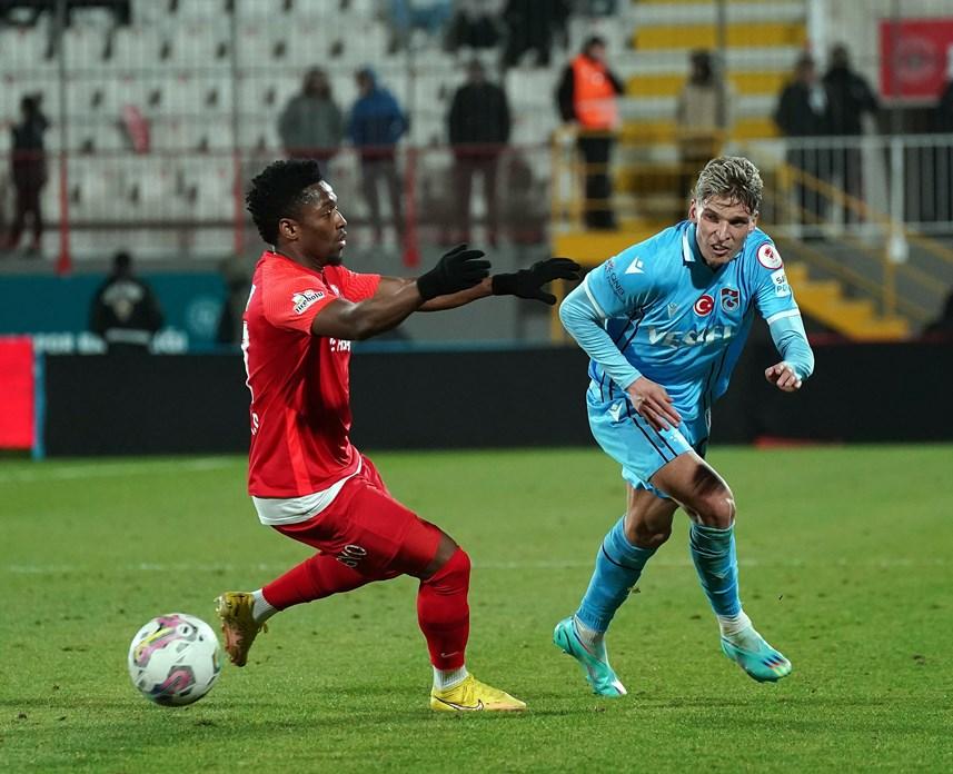 Larsen Trabzonspor’u ipten aldı 3