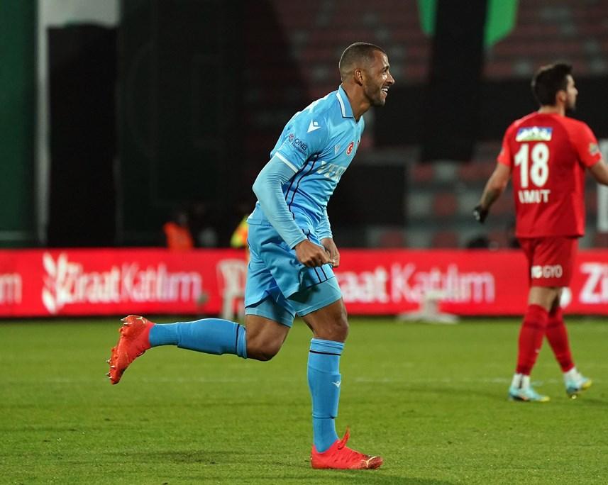 Larsen Trabzonspor’u ipten aldı 4