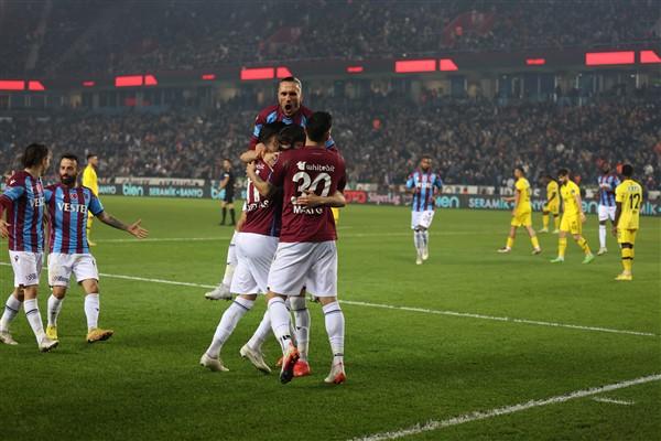 Trabzonspor maçını böyle yorumladı: Hem İstanbulspor’u yendi hem de… 10