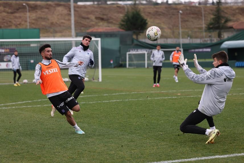 Trabzonspor'da Antalyaspor maçı hazırlıkları bu günlük tamam! Yarın devam edecekler 9