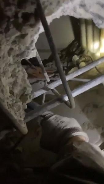 Enkaz altında duygulandıran anlar! Kendisini kurtarmaya gelenin Trabzonlu olduğunu öğrenince böyle tepki verdi 8