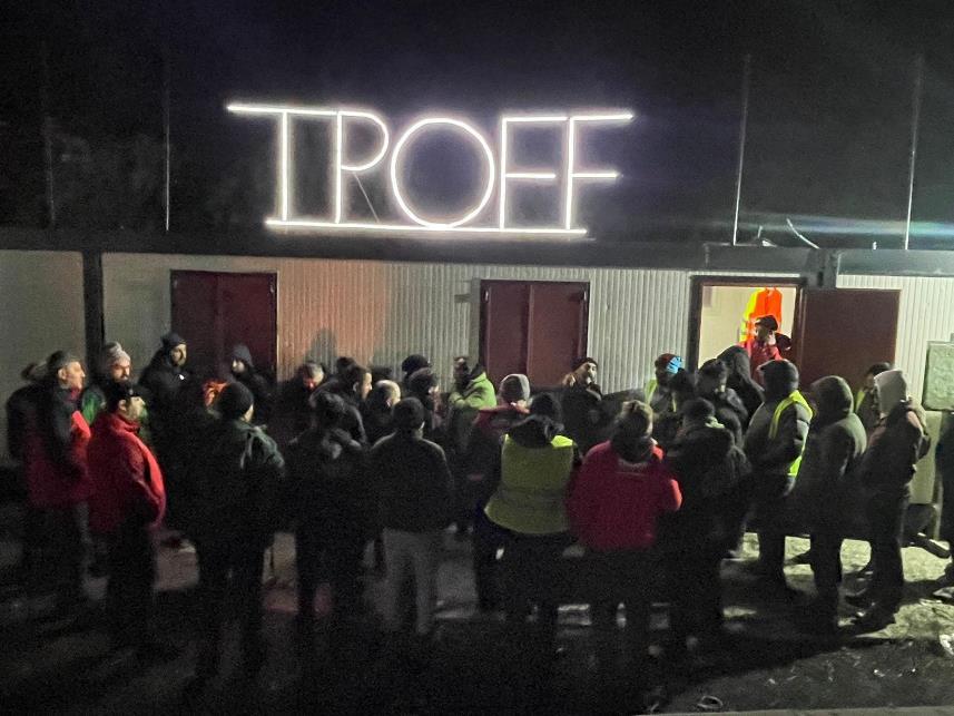 Trabzon'dan giden Off-road'cular, deprem bölgesinde zamanla yarışa 'ışık' oldu 5