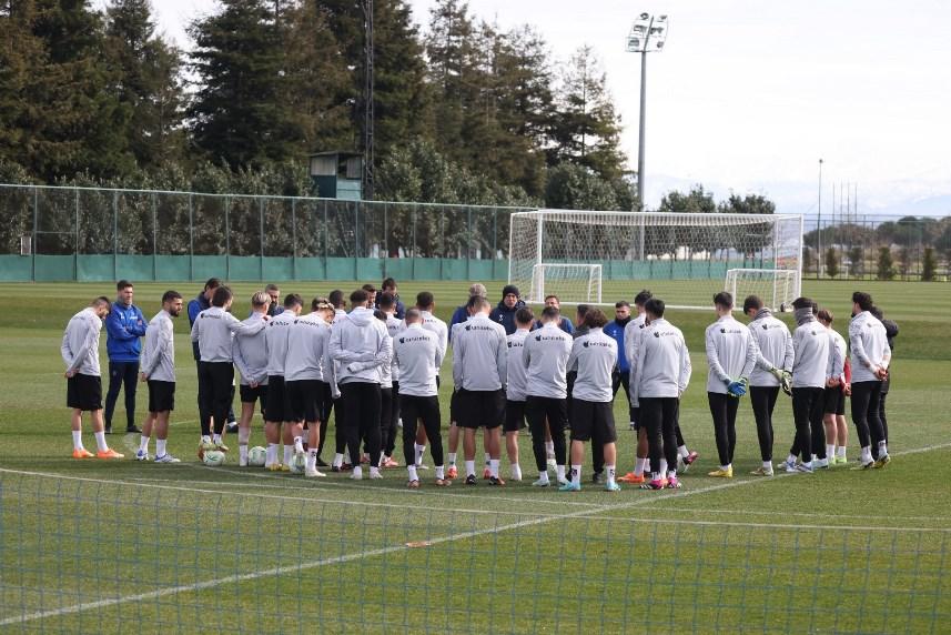 Trabzonspor’da maliyet planları! Sportif başarı ile bütçe örtüşmedi 13