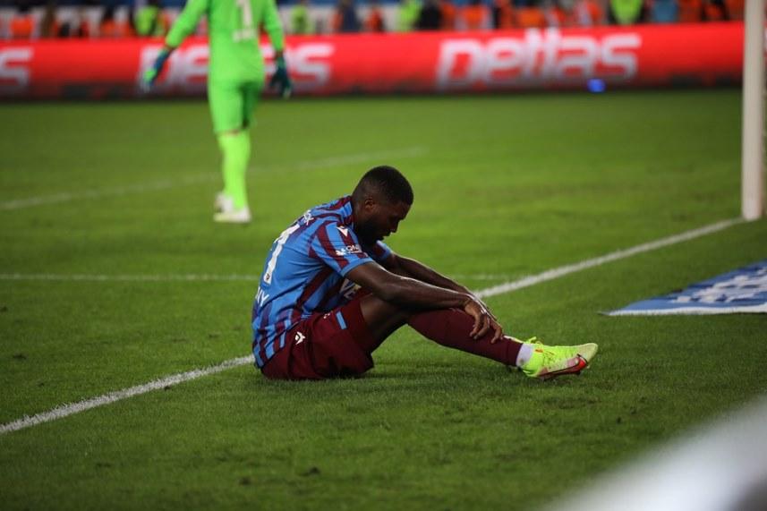 Trabzonspor’dan ayrılan Djaniny kupa kaldırdı 5