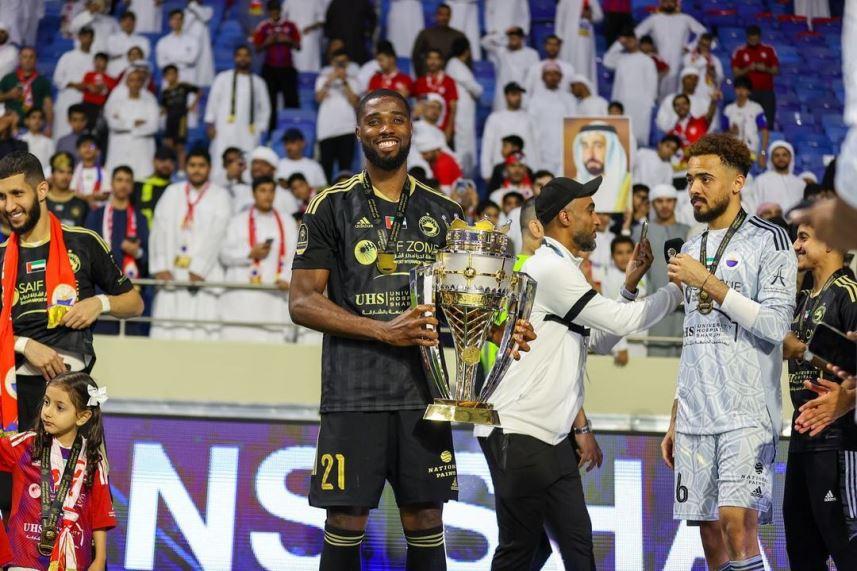 Trabzonspor’dan ayrılan Djaniny kupa kaldırdı 3