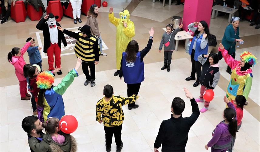 Depremzede çocuklar, depremin etkisini Trabzon'da Eren Bülbül Gençlik Merkezi'nde atıyor 4